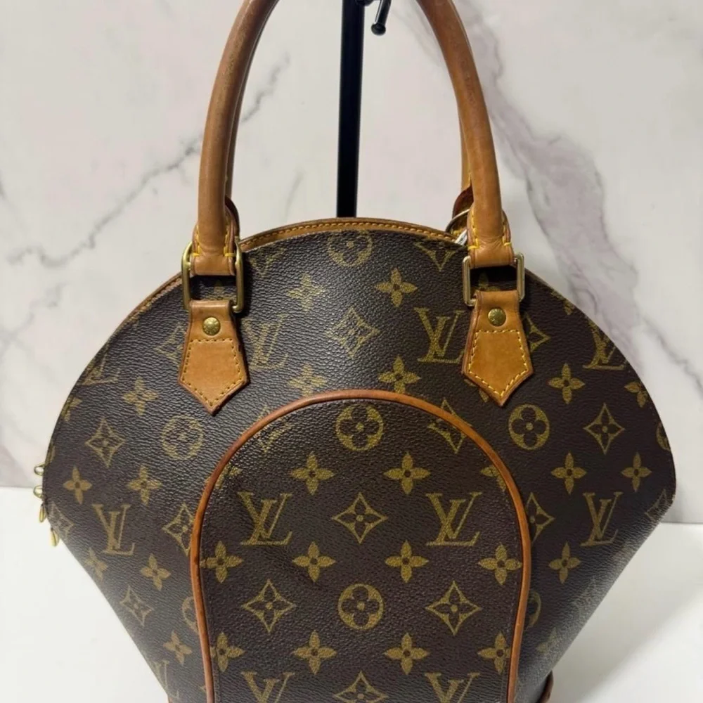 Louis Vuitton Monogram Canvas Ellipse PM w/COA. EUC. - Picture 1 of 7